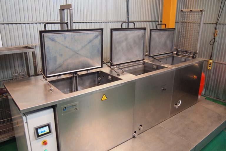 Ultrasonic cleaner basket